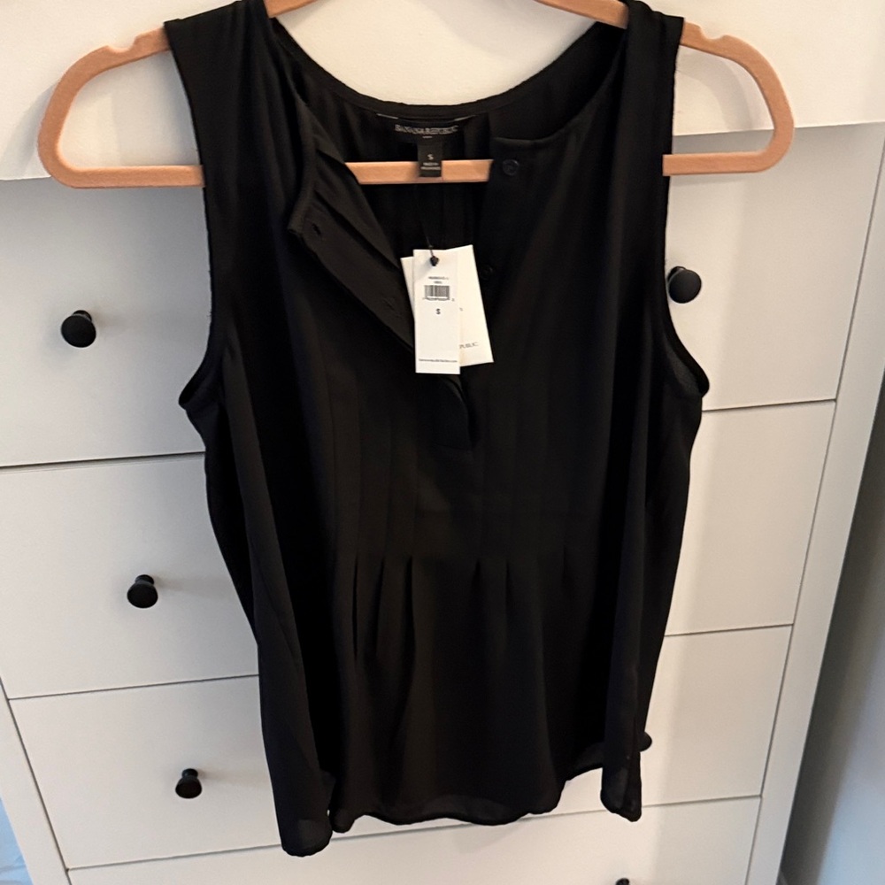 Banana Republic Black Sleeveless Pleated Camisole